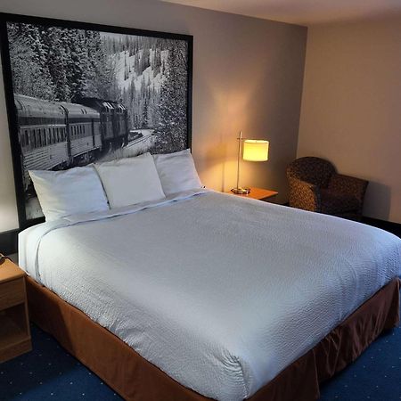 Super 8 By Wyndham Hampshire Il Hotel Kültér fotó